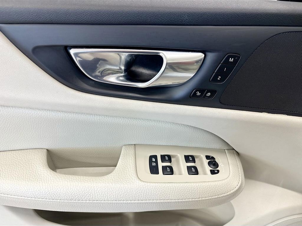 Used 2021 Volvo S60 T5 Momentum image 20