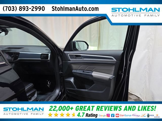 Used 2021 Volkswagen Atlas Cross Sport SEL R-Line AWD/4WD image 32