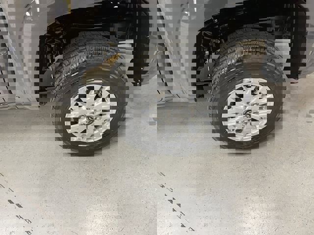 Used 2025 Toyota Tacoma SR5 AWD/4WD image 12