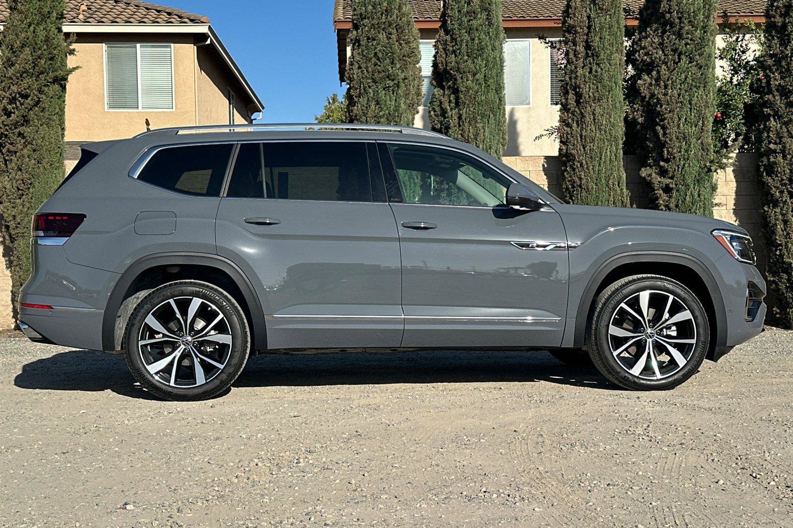 New 2026 Volkswagen Atlas SEL Premium R-Line AWD/4WD image 3