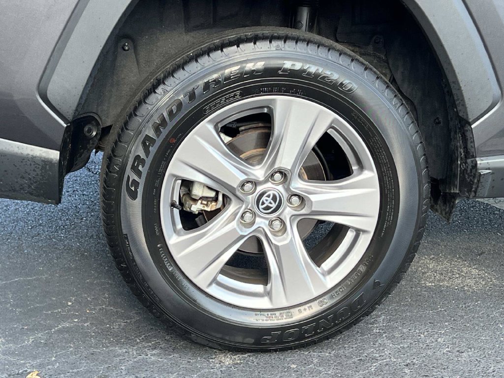 Used 2023 Toyota RAV4 XLE w/ Convenience Package FWD image 9