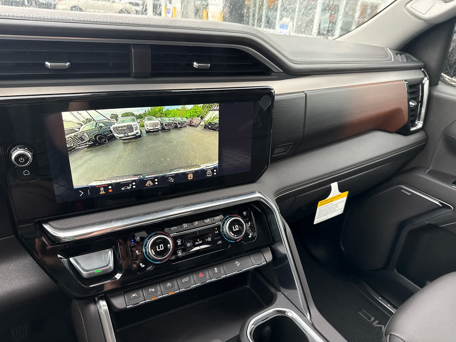 New 2026 GMC Sierra 1500 Denali w/ Technology Package AWD/4WD image 17