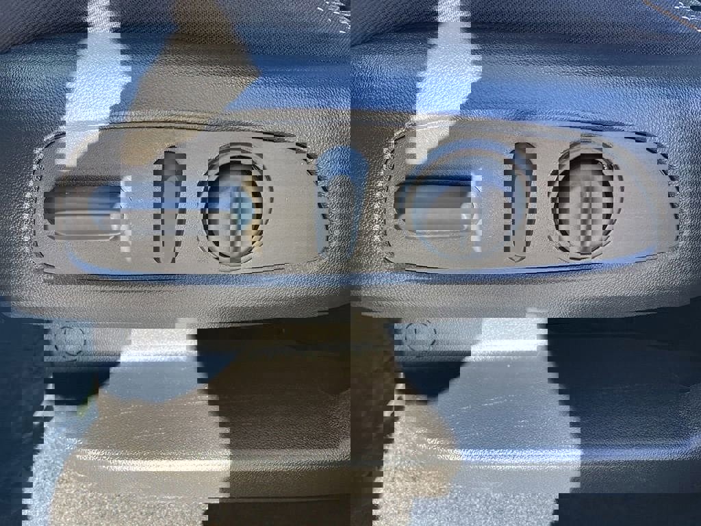 Used 2023 Chevrolet Equinox LT image 36