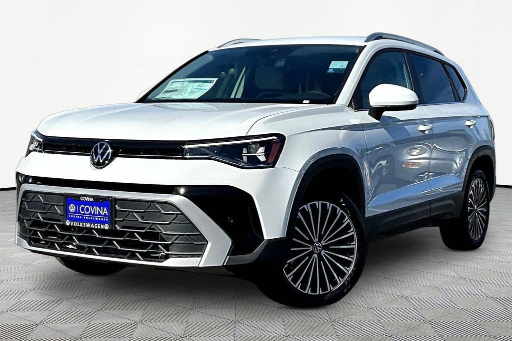 New 2026 Volkswagen Taos SE image 3