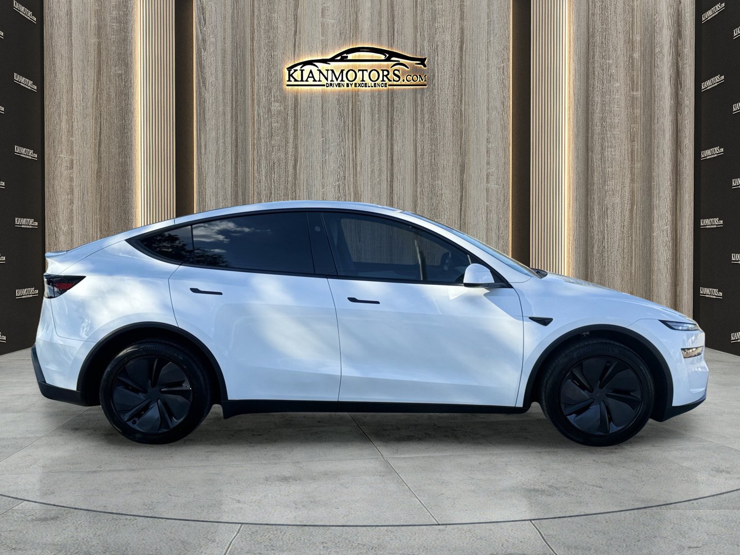 Used 2026 Tesla Model Y 2WD image 8