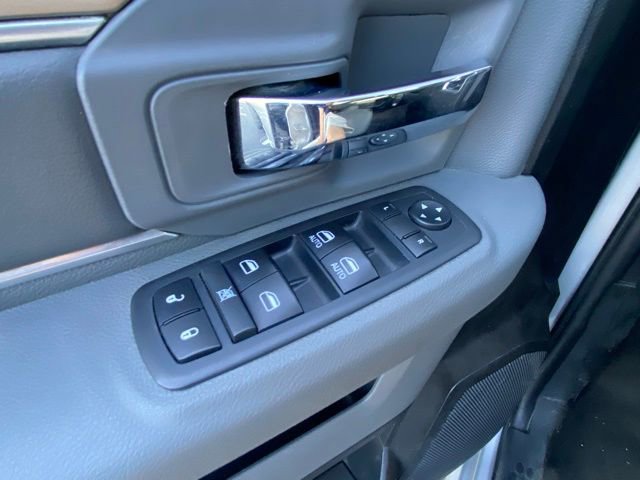 Used 2018 RAM 1500 Classic SLT image 19