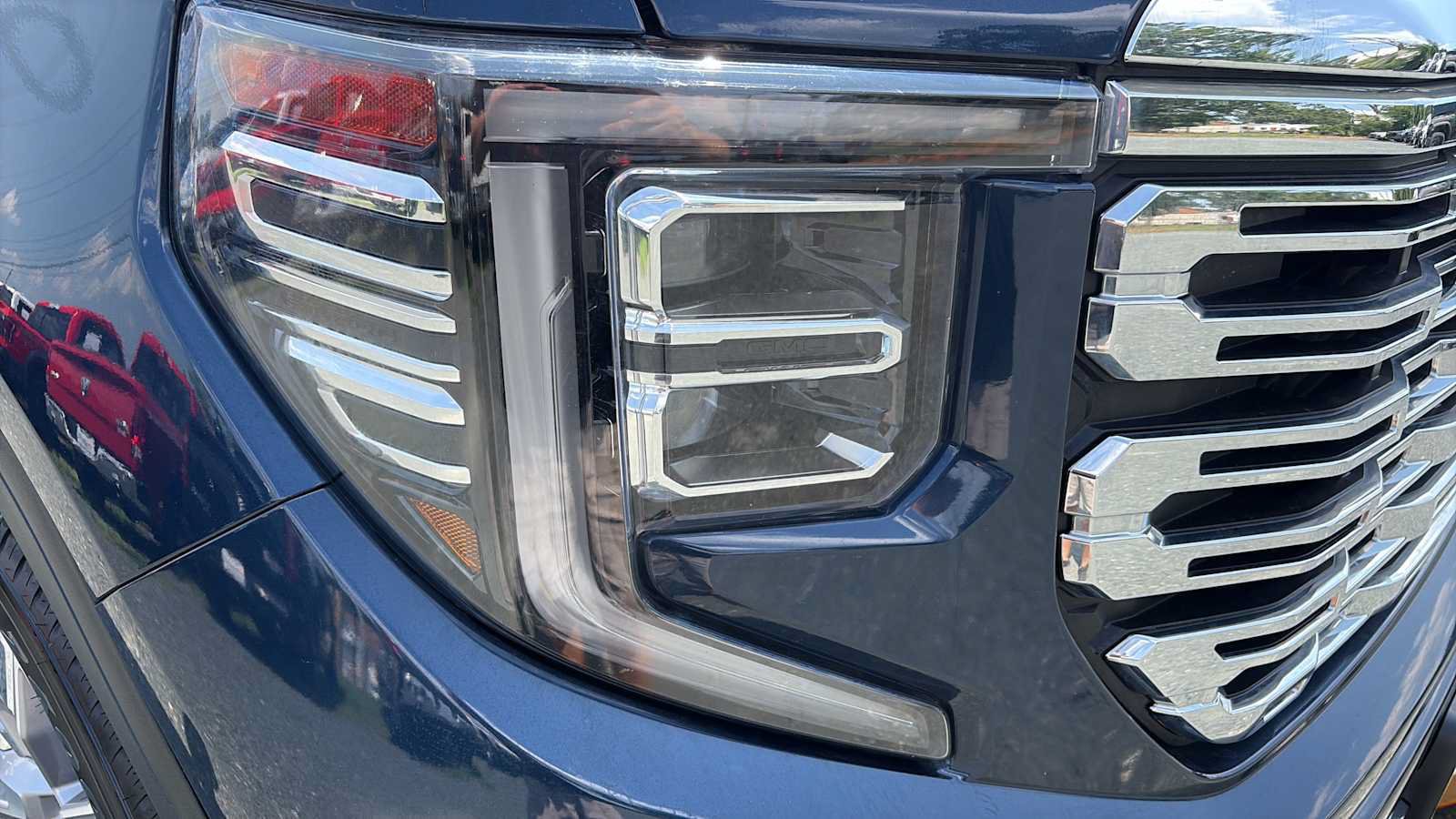 Used 2023 GMC Sierra 1500 Denali w/ Denali Reserve Package AWD/4WD image 9