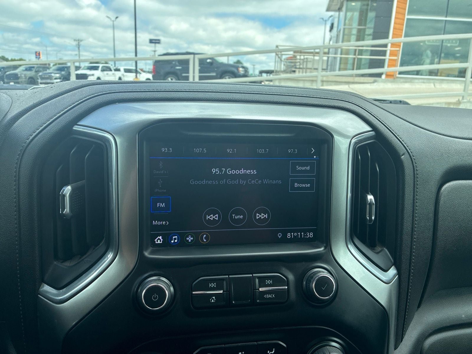 Used 2020 Chevrolet Silverado 2500 LT w/ Z71 Off-Road Package AWD/4WD image 21