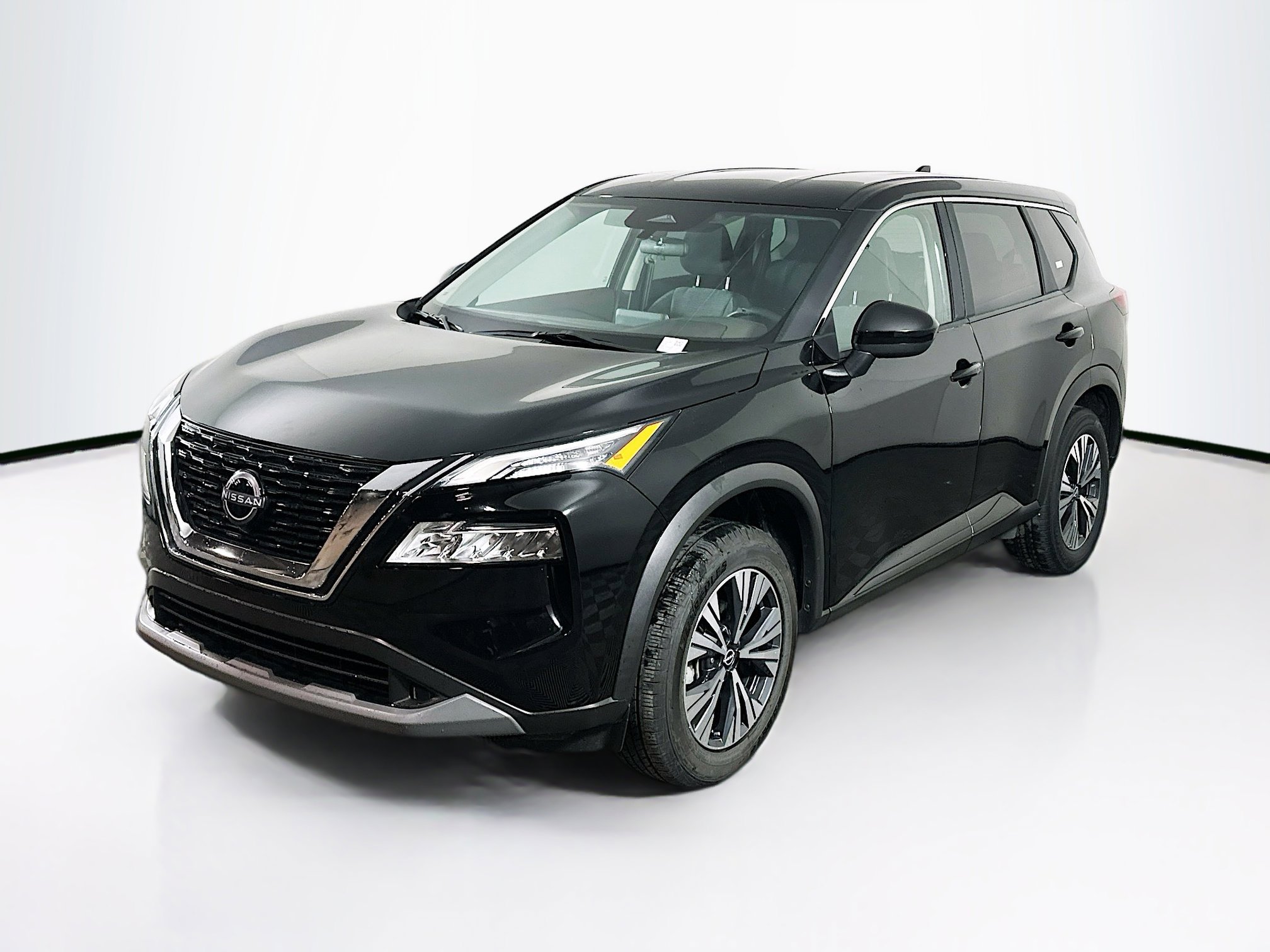 Used 2023 Nissan Rogue SV image 3