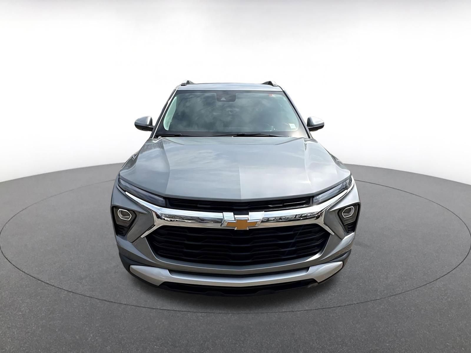 Used 2025 Chevrolet TrailBlazer LT FWD image 3