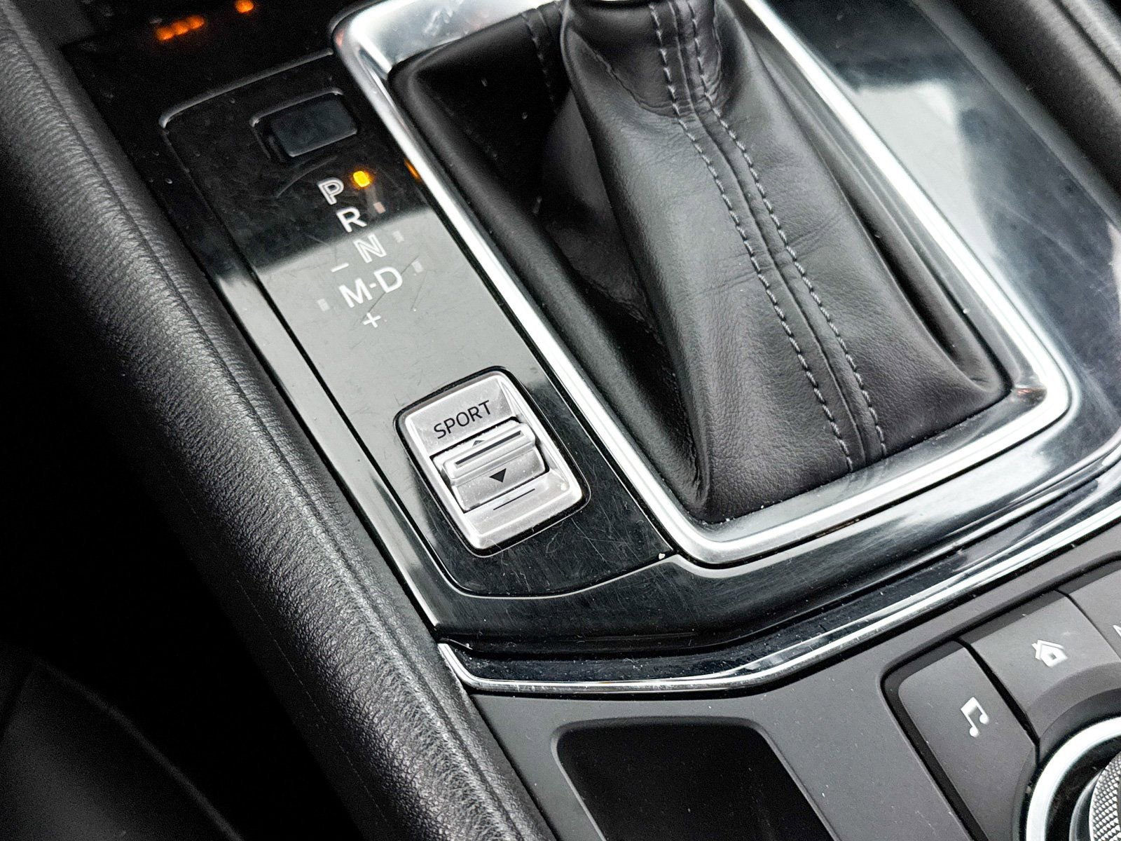 Used 2019 MAZDA CX-5 Touring image 10