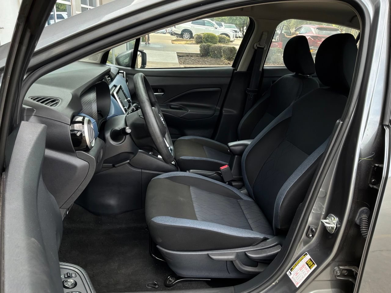 Used 2025 Nissan Versa SV FWD image 10