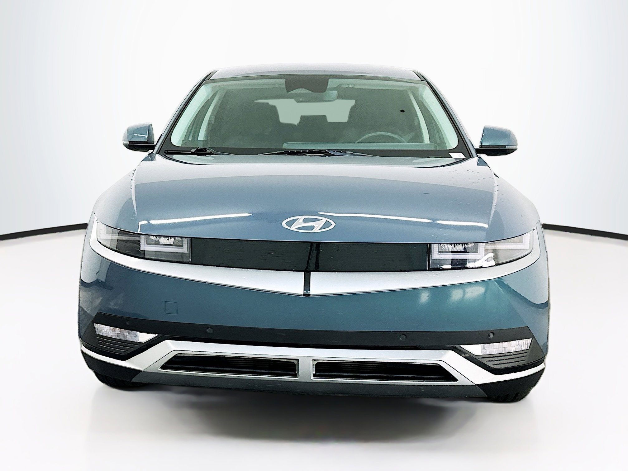 Used 2024 Hyundai Ioniq 5 SEL image 2