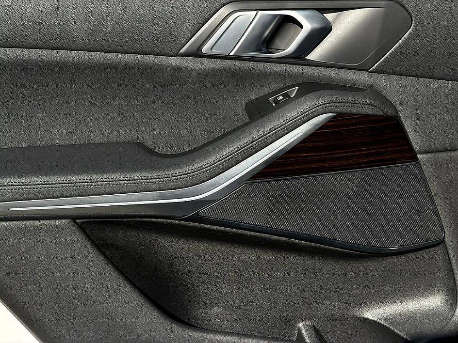 Used 2019 BMW X5 xDrive40i w/ Premium Package 2 image 9