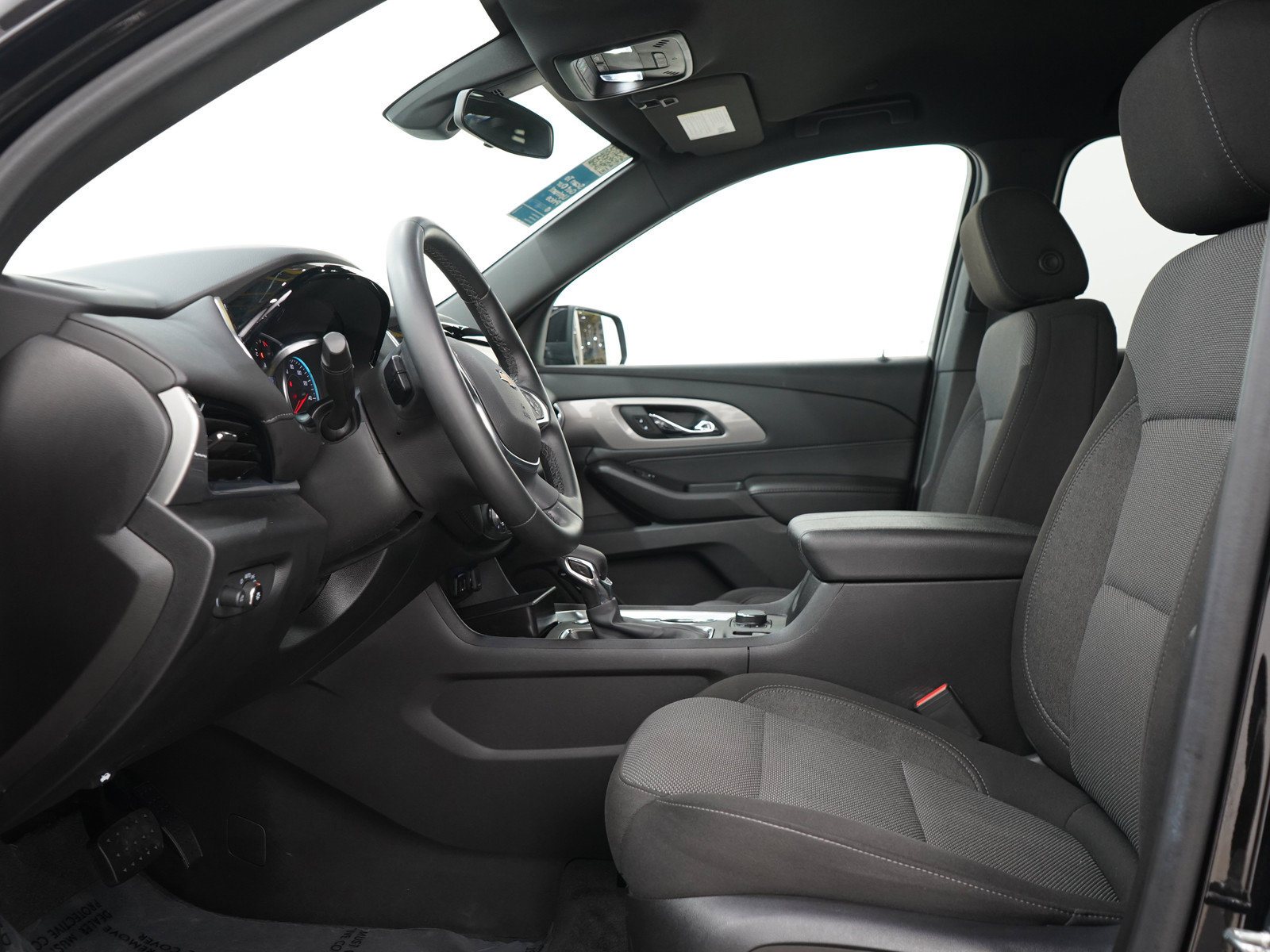 Used 2023 Chevrolet Traverse LT FWD image 25