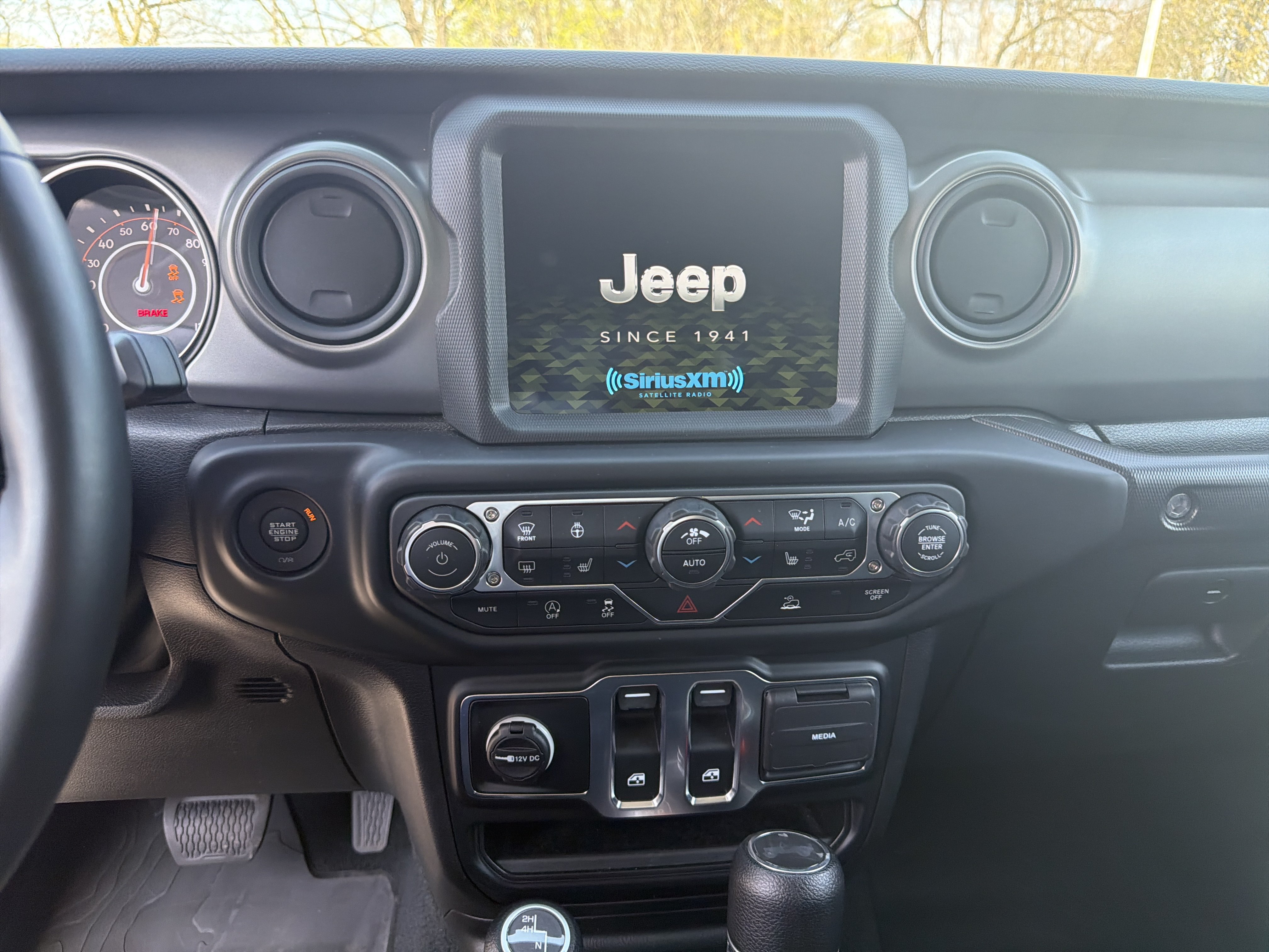 Used 2022 Jeep Wrangler Willys AWD/4WD image 13