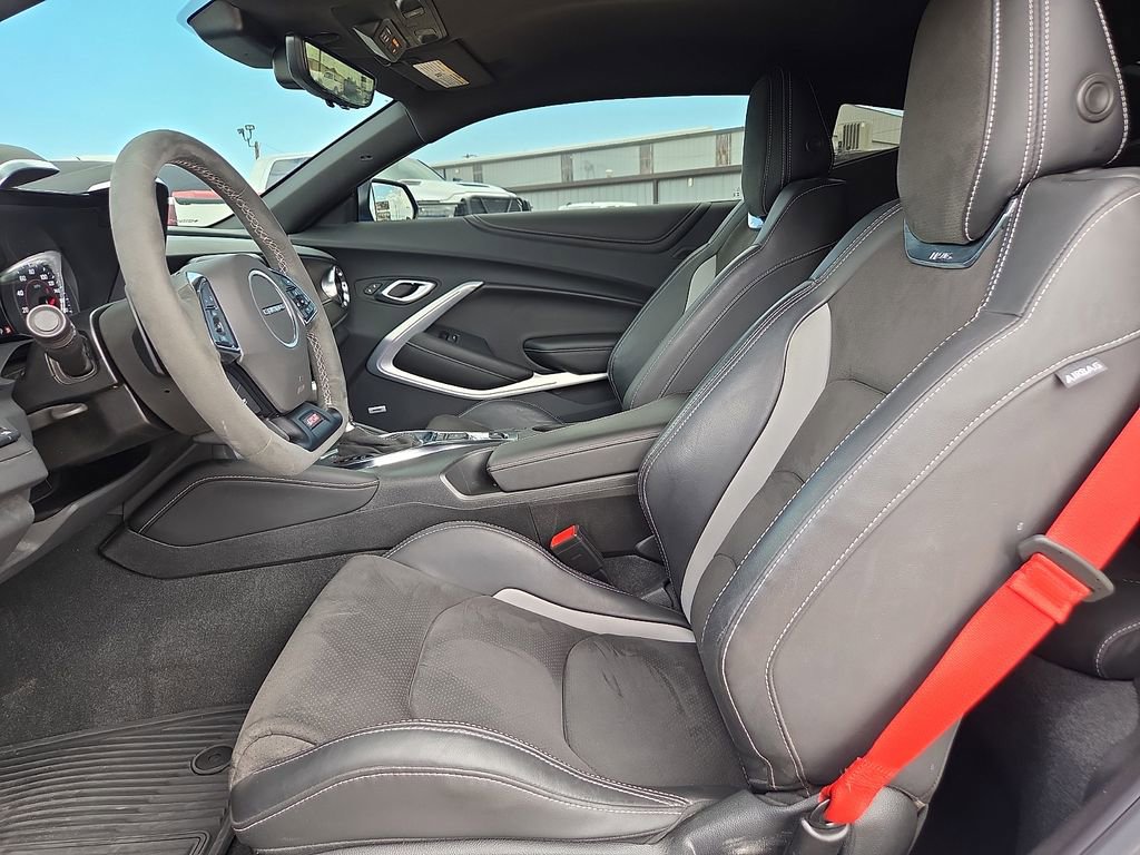 Used 2023 Chevrolet Camaro SS RWD image 16