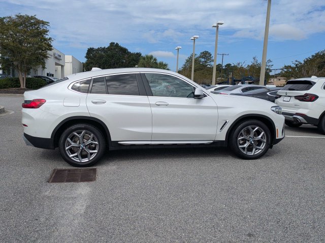 Used 2024 BMW X4 xDrive30i w/ Parking Assistance Package AWD/4WD image 3