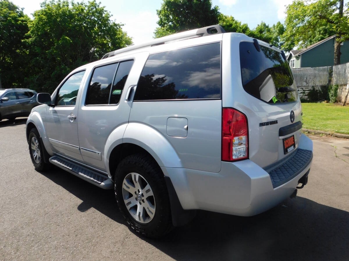 Used 2011 Nissan Pathfinder Silver AWD/4WD image 3
