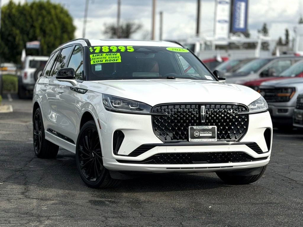 Used 2025 Lincoln Aviator Reserve w/ Equipment Group 201A image 2