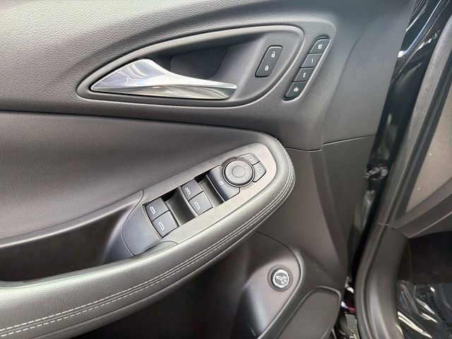 Used 2023 Buick Encore GX Essence w/ Experience Buick Package FWD image 18