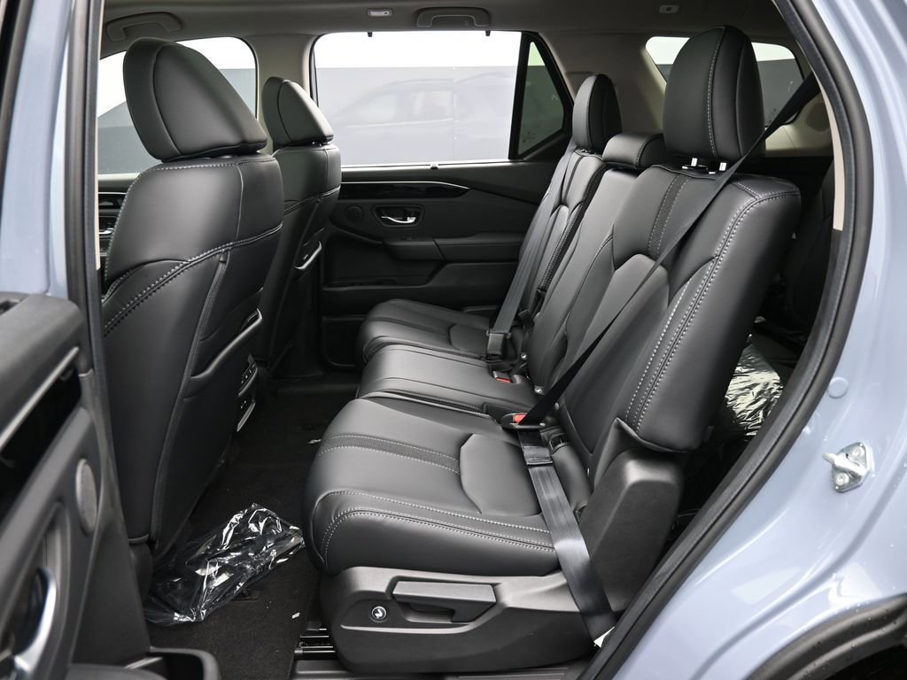 New 2025 Honda Pilot Touring image 36