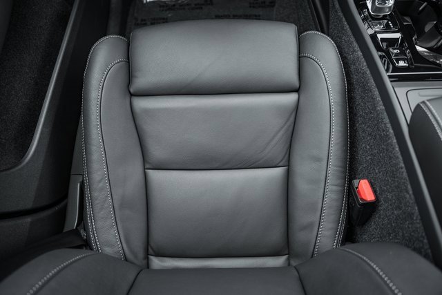 New 2026 Volvo XC40 B5 Plus w/ Protection Package Premier image 33