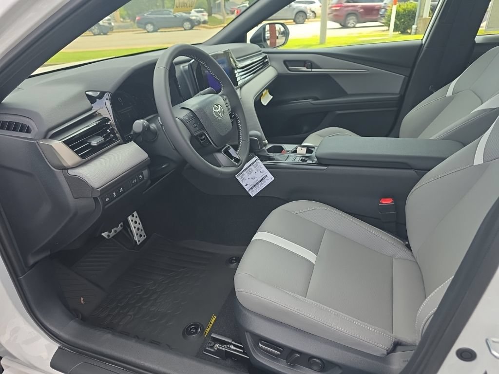 New 2026 Toyota Camry SE FWD image 7