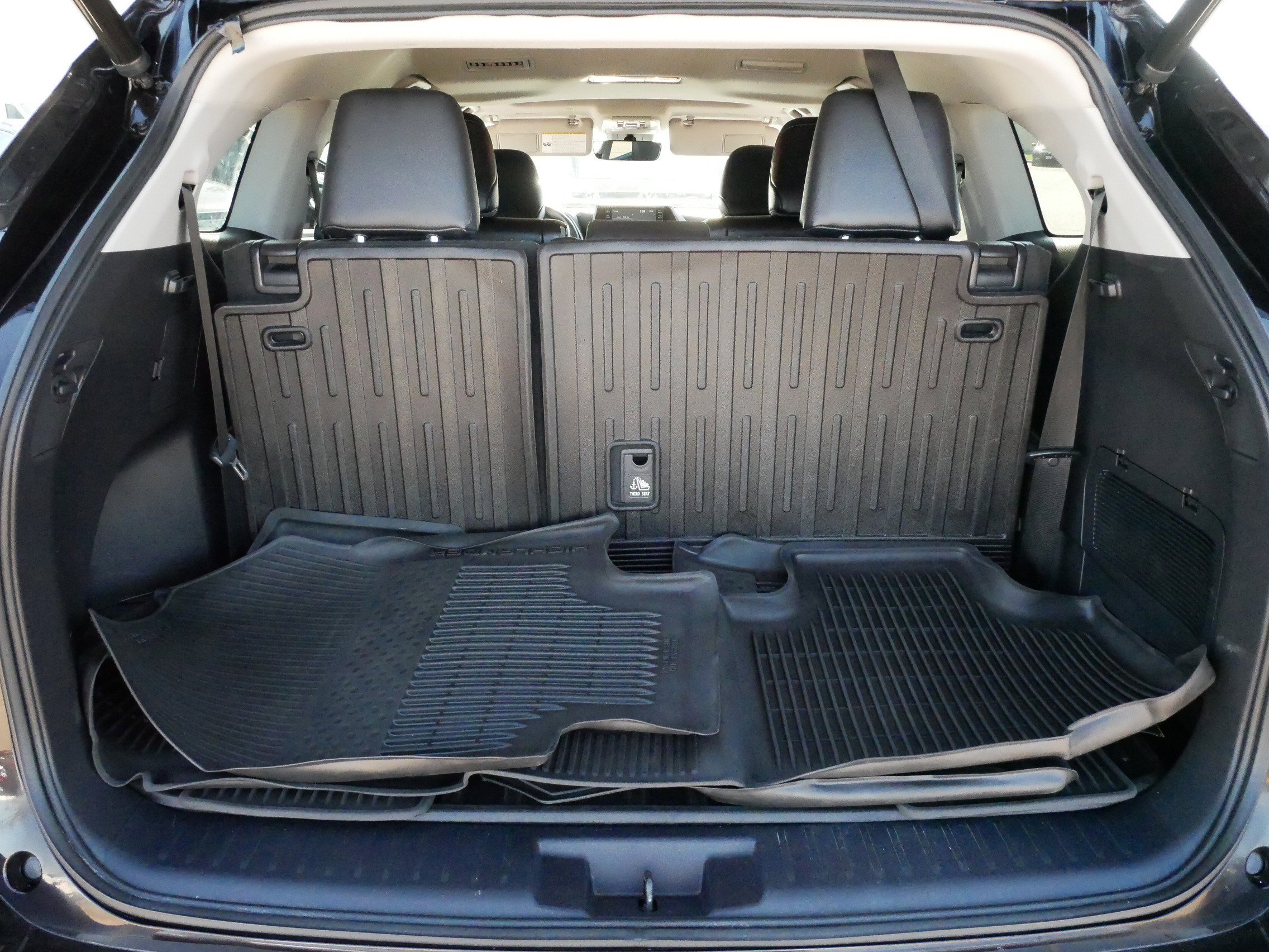 Used 2022 Toyota Highlander XLE AWD/4WD image 18