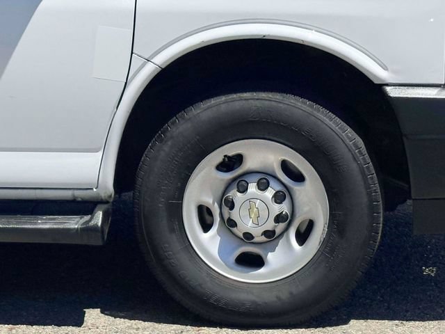 Used 2023 Chevrolet Express 3500 LS RWD image 9