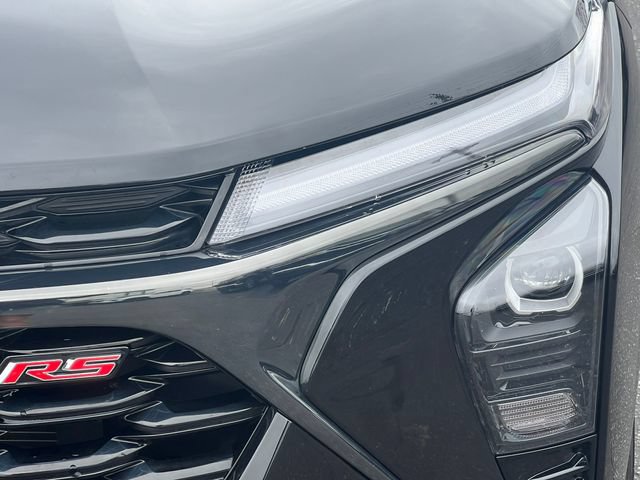 Used 2024 Chevrolet Trax RS w/ Sunroof Package FWD image 34