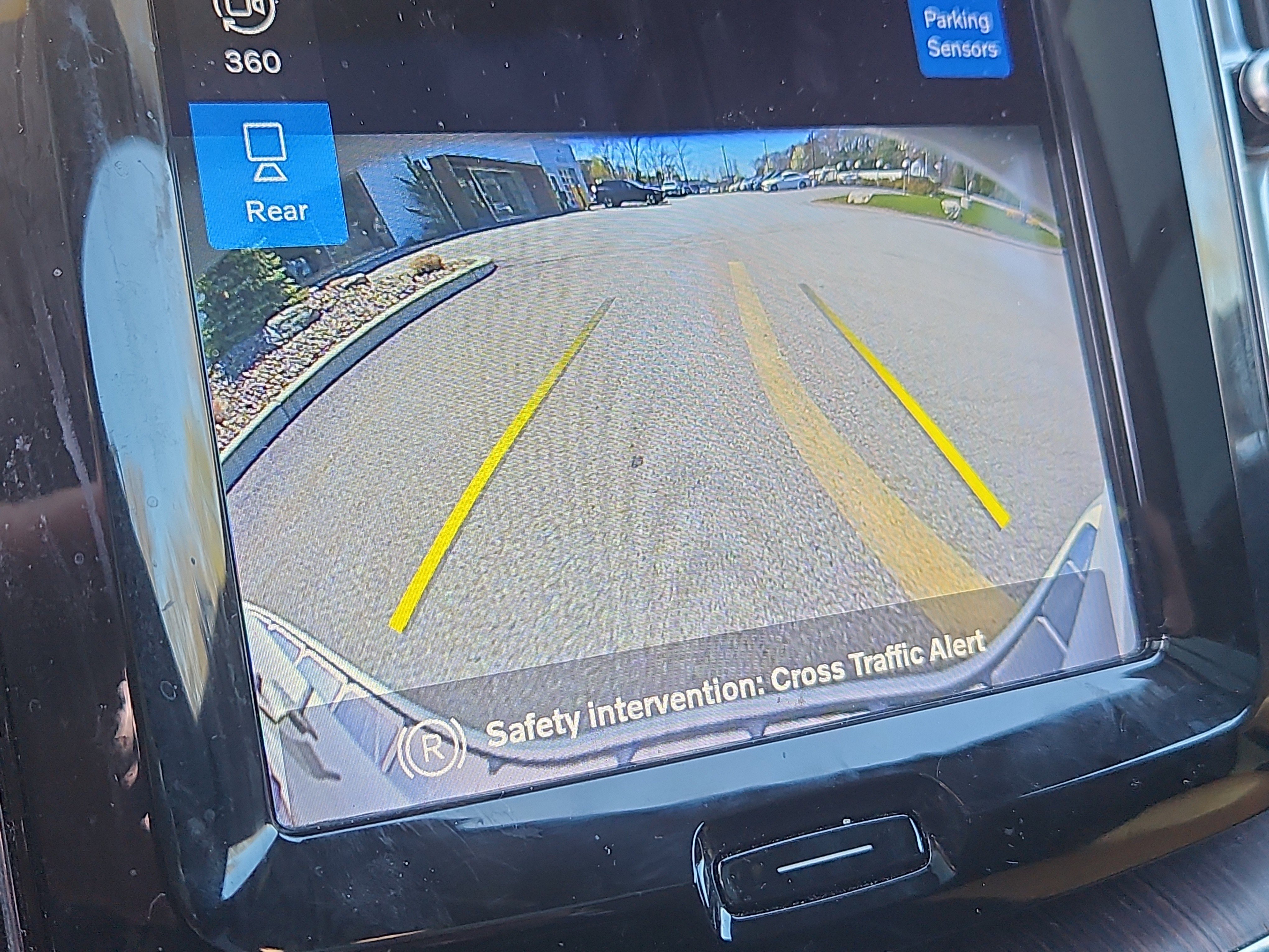 Certified 2023 Volvo XC60 B5 Plus w/ Climate Package AWD/4WD image 9