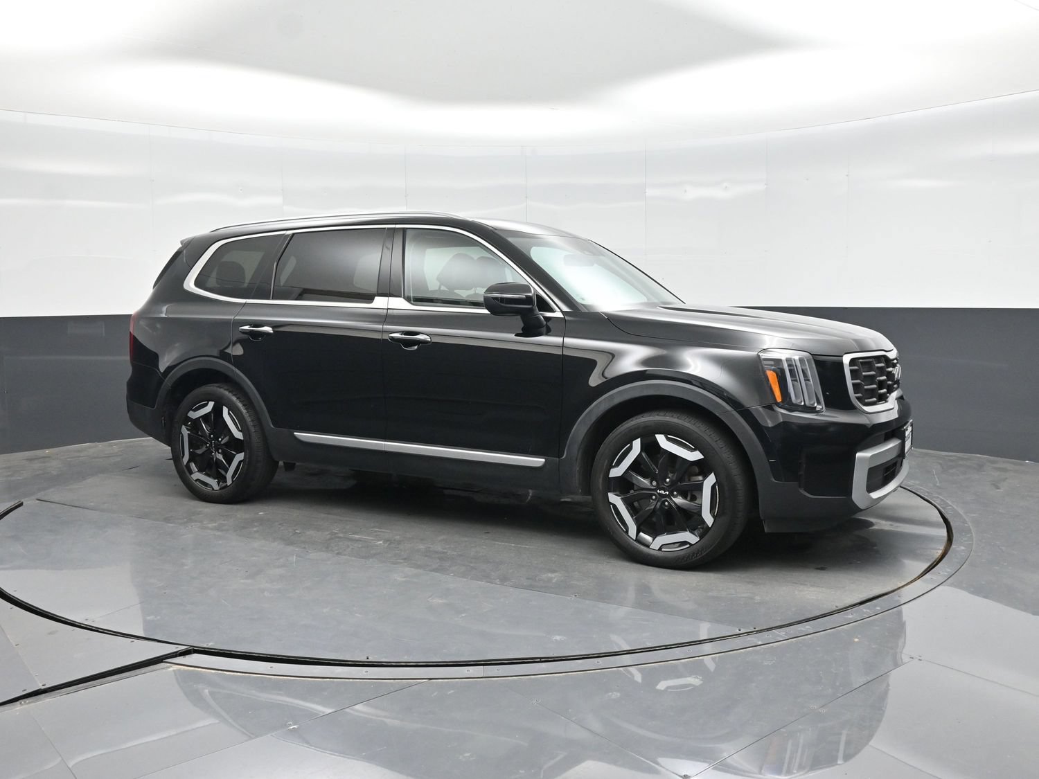 Used 2024 Kia Telluride S w/ S Sunroof Package FWD image 12
