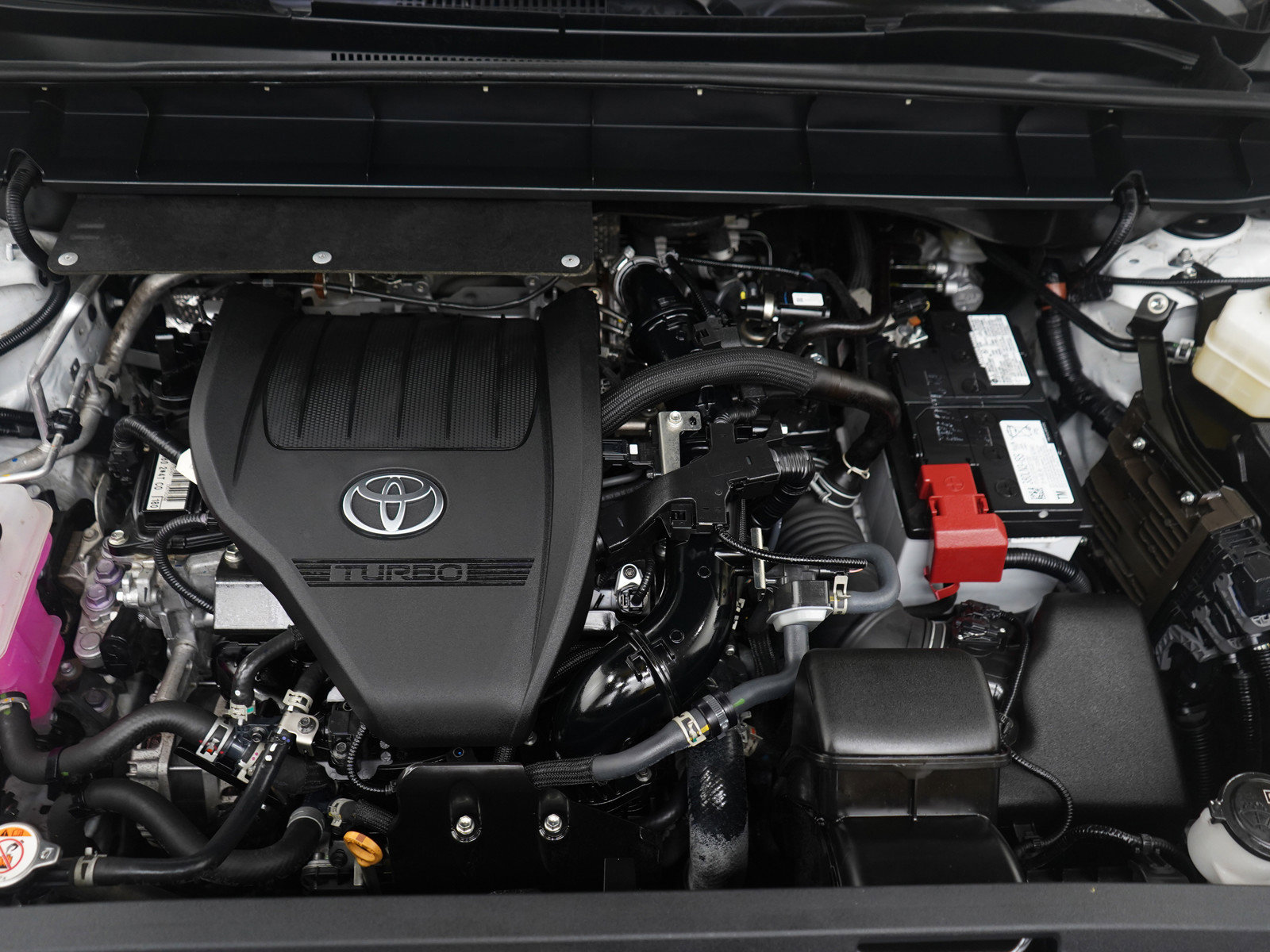 Used 2024 Toyota Highlander XLE AWD/4WD image 29