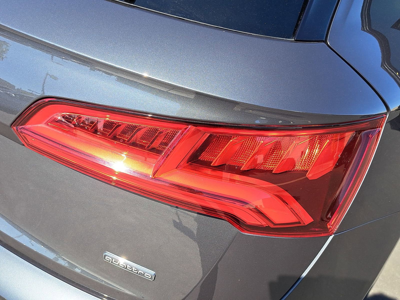 Used 2020 Audi Q5 e Premium w/ Convenience Package image 39