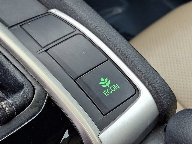 Used 2019 Honda Civic Touring image 25
