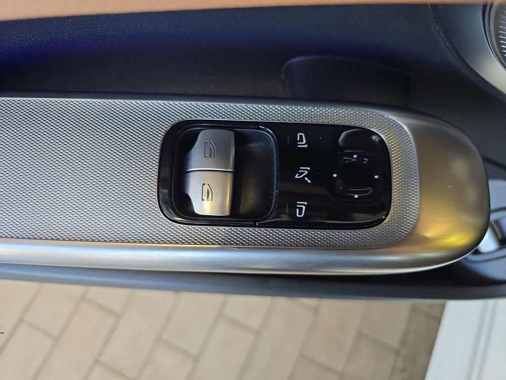 Certified 2025 Mercedes-Benz CLE 300 4MATIC Coupe image 32
