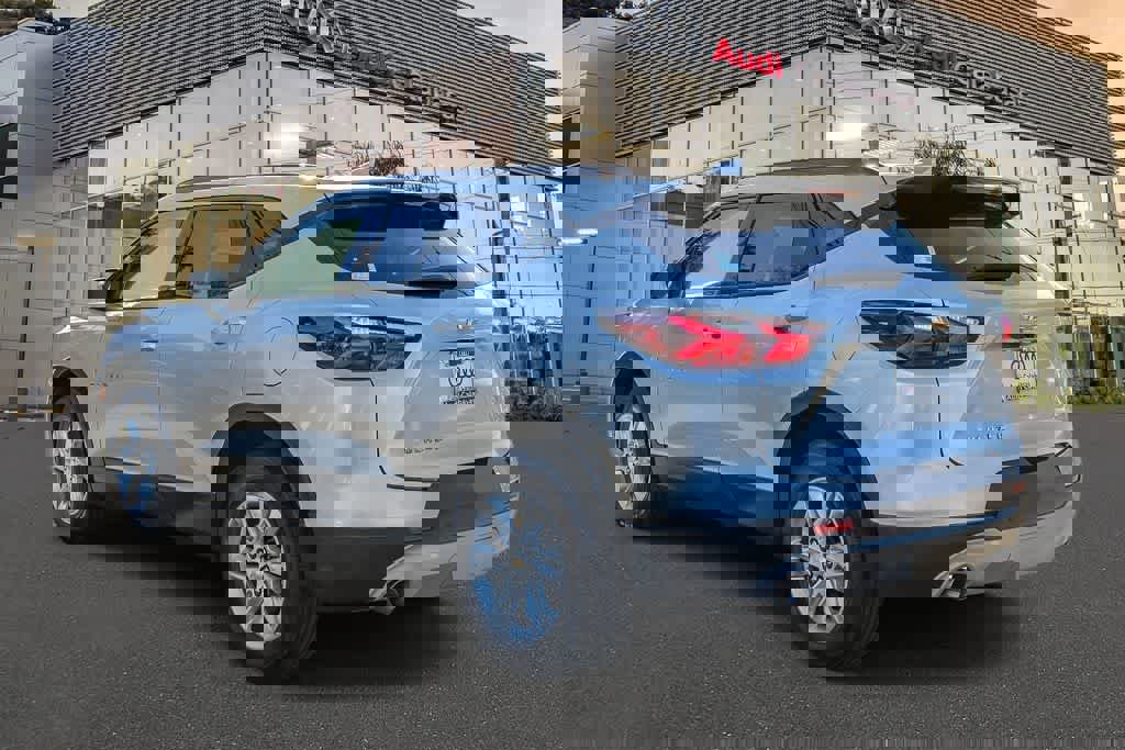 Used 2022 Chevrolet Blazer LT image 2