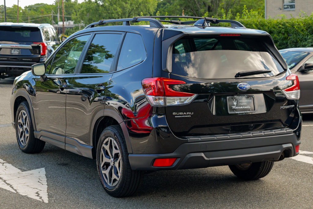 Used 2021 Subaru Forester Premium AWD/4WD image 5