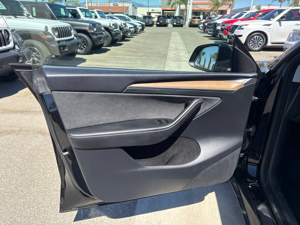 Used 2023 Tesla Model Y Long Range AWD/4WD image 11