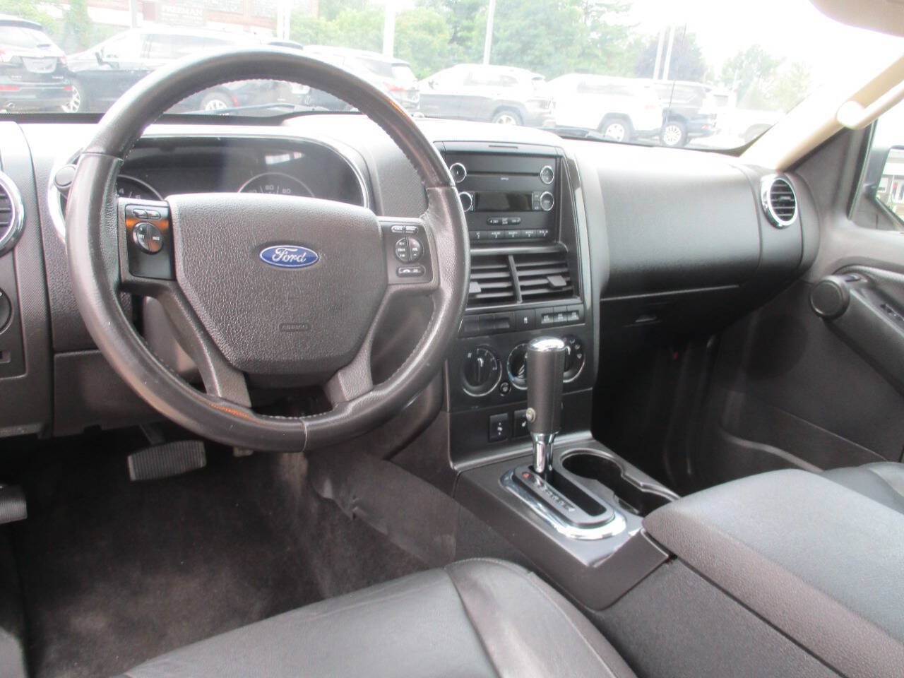 Used 2010 Ford Explorer XLT AWD/4WD image 31