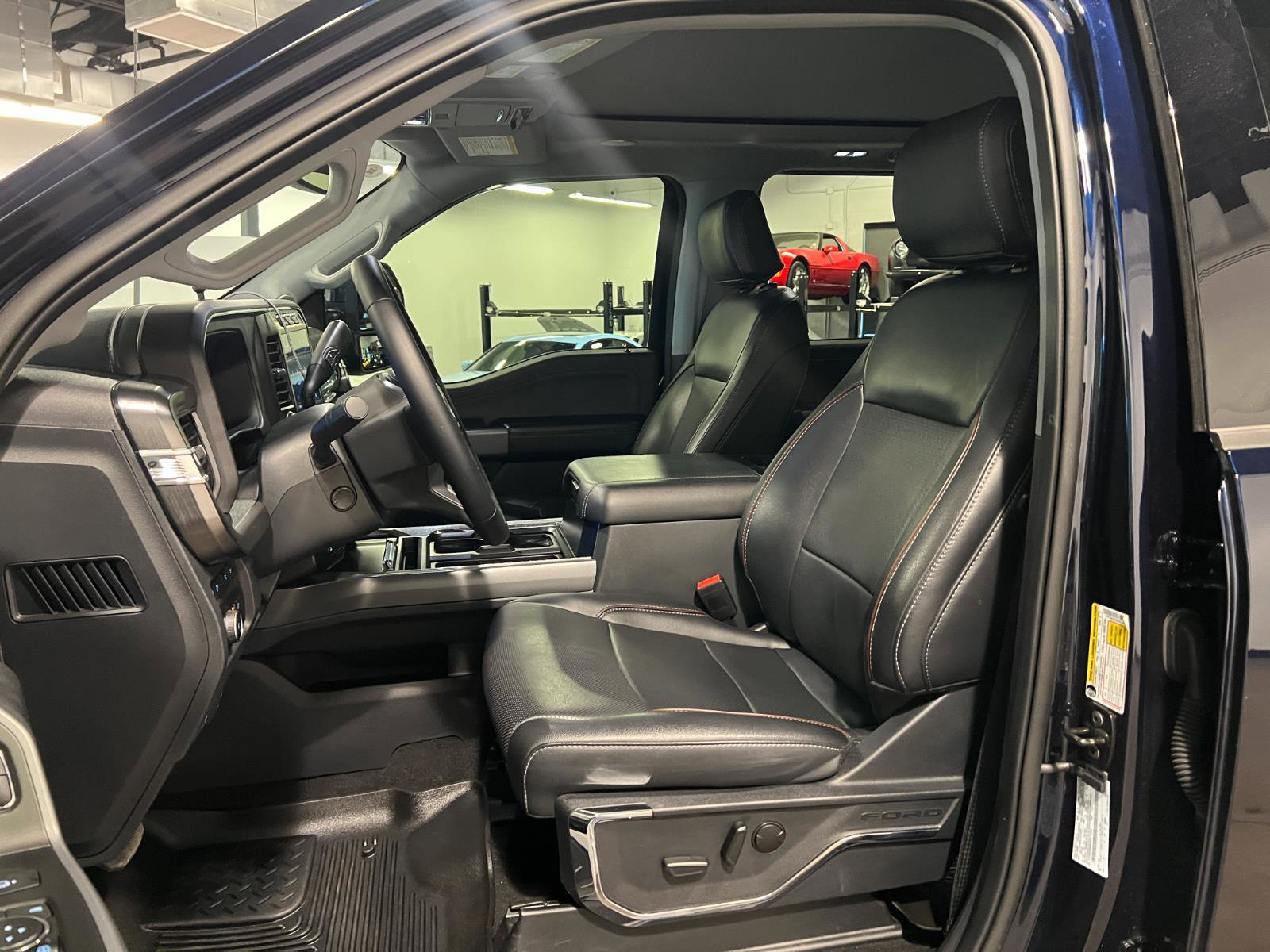 Used 2024 Ford F350 Lariat w/ Lariat Ultimate Package image 9