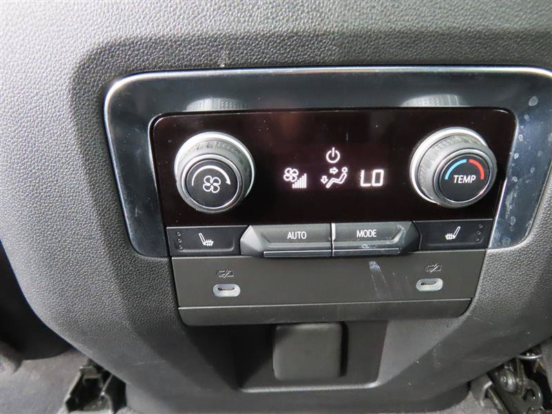 Used 2022 Chevrolet Tahoe Z71 w/ Luxury Package AWD/4WD image 35