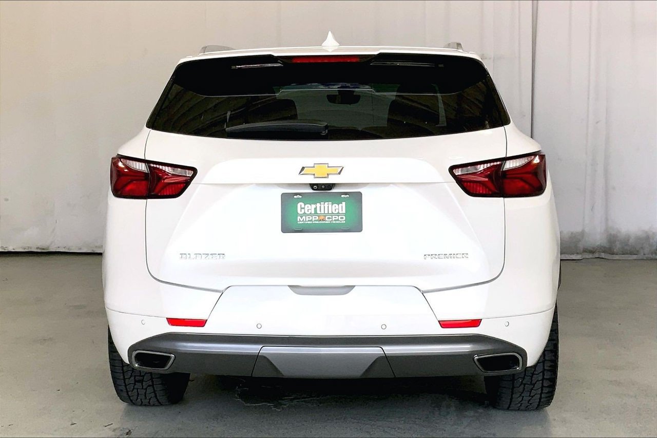 Used 2021 Chevrolet Blazer Premier w/ Driver Confidence II Package FWD image 3