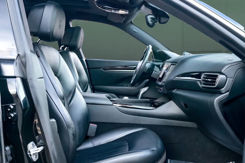 Used 2021 Maserati Levante image 20