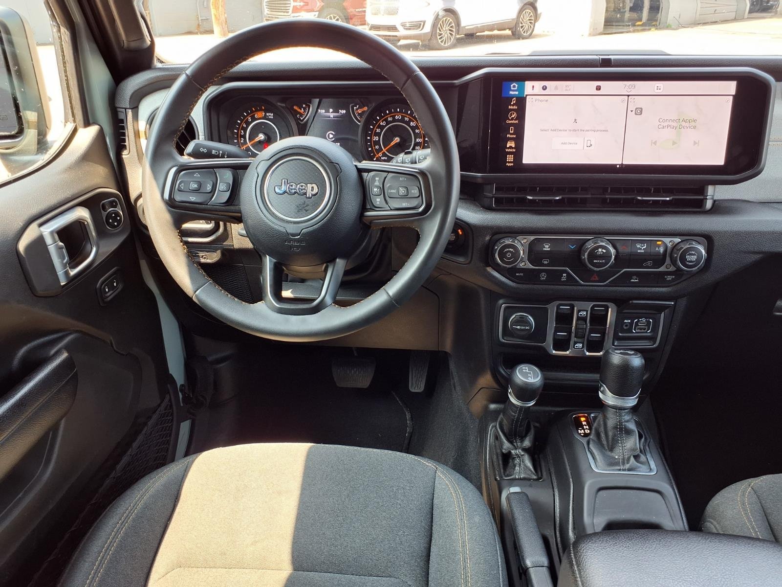 Used 2024 Jeep Wrangler Unlimited Sport AWD/4WD image 4