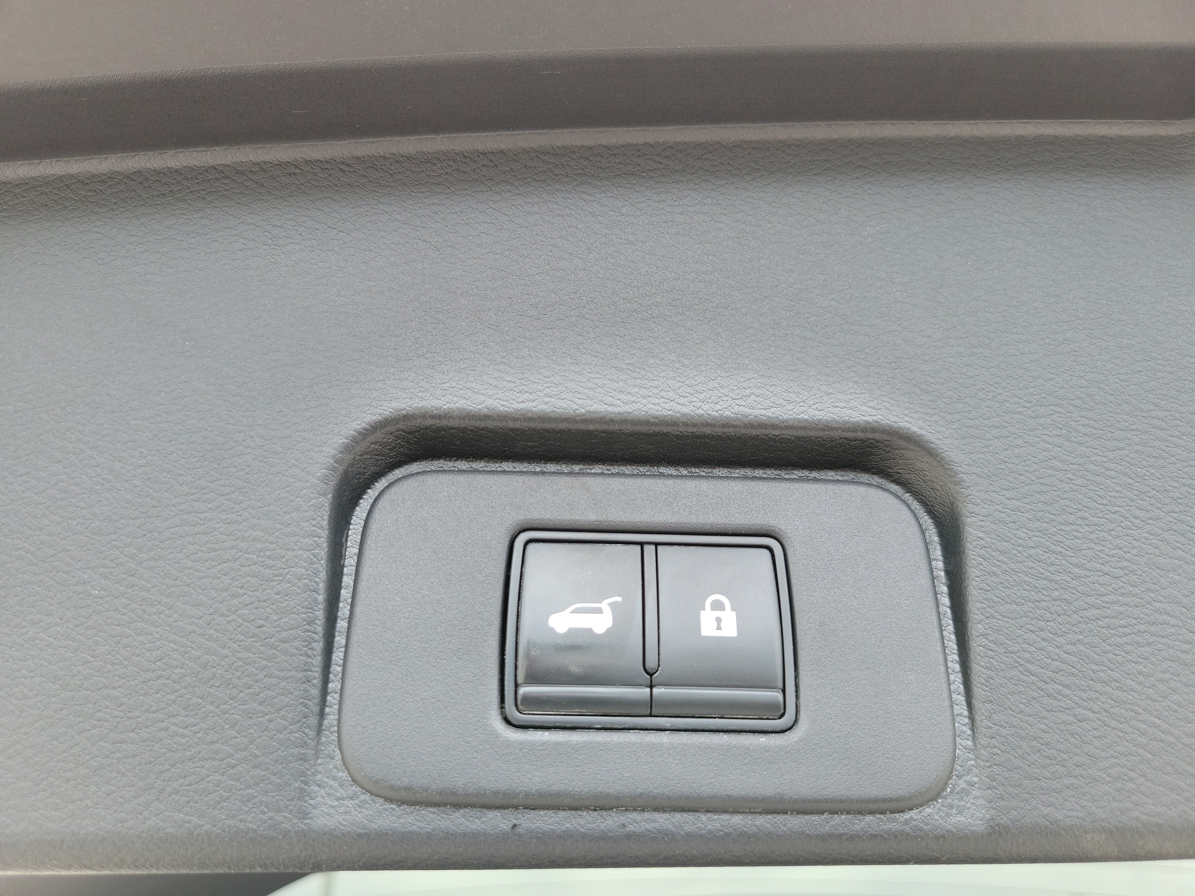 Used 2021 Nissan Rogue SV w/ Premium Package FWD image 16