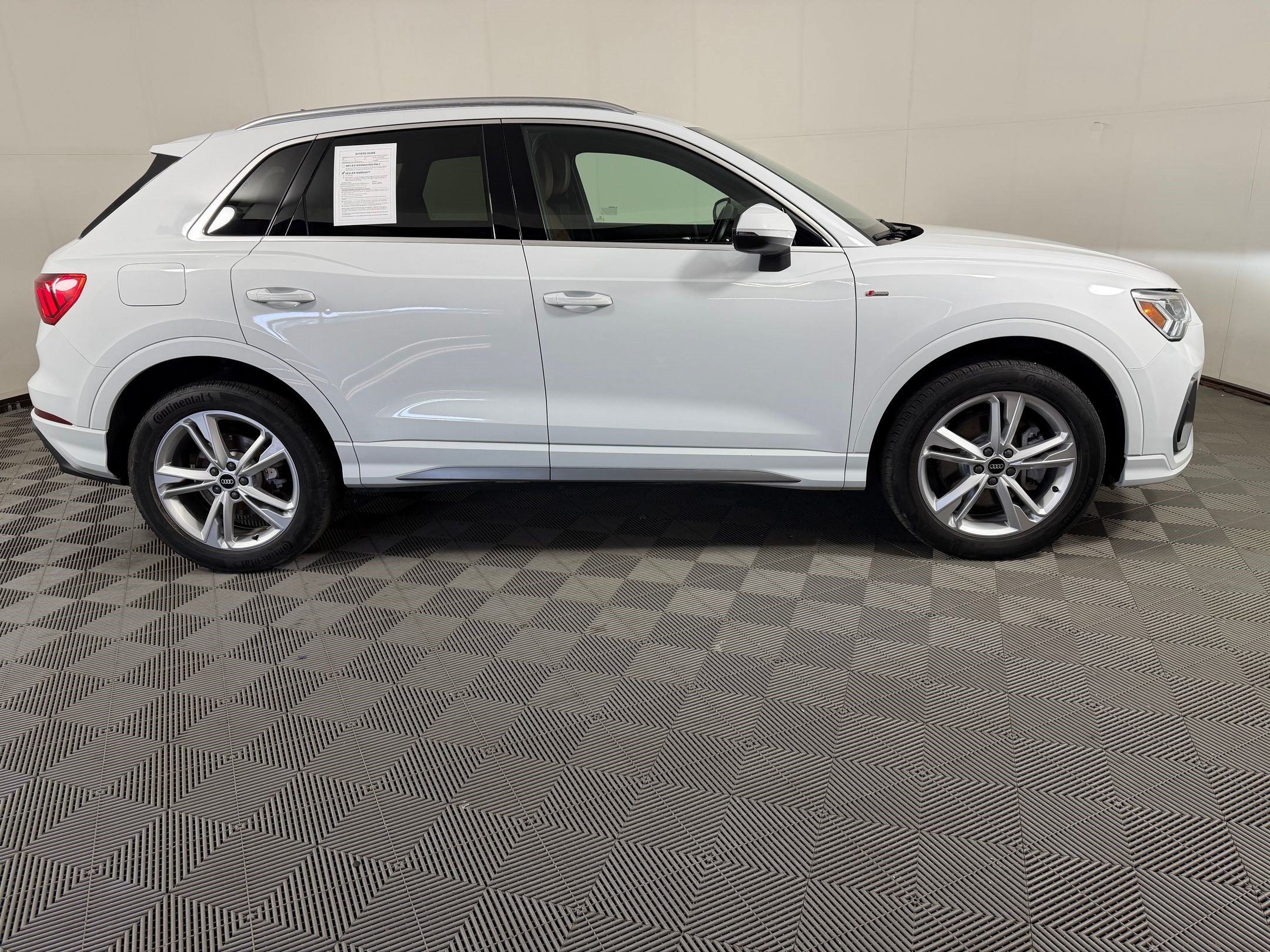 Certified 2023 Audi Q3 2.0T Premium w/ Convenience Package AWD/4WD image 8