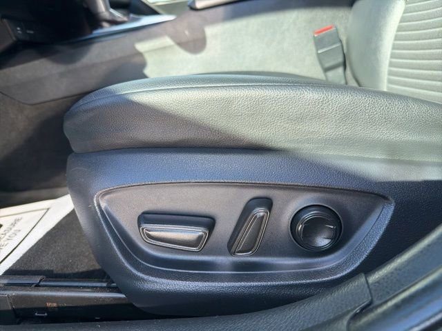 Certified 2018 Toyota Camry SE w/ Convenience Package image 17