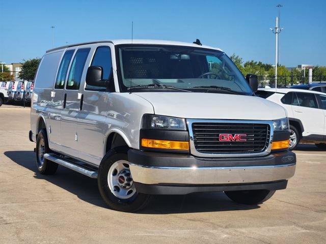 Used 2025 GMC Savana 2500 w/ Driver Convenience Package RWD image 2